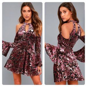 XS Lulus VELVET FLORAL COLD-SHOULDER SKATER DRESS